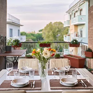 Apartment Old Fashion Pigneto - Luxurious Terrace & Comfort!, Rome